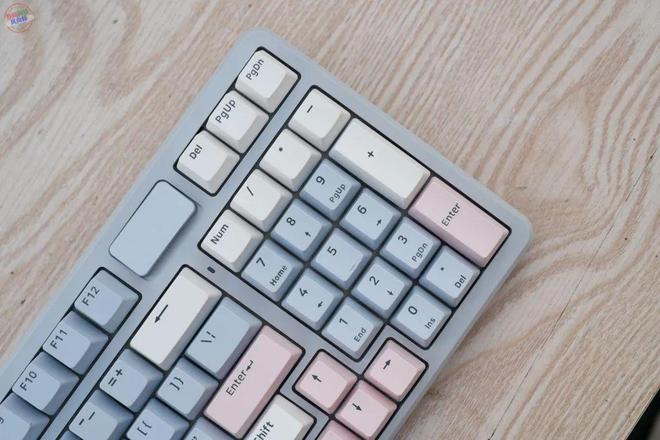 游戏都顺手雷柏V700DIY-98体验开元棋牌网站支持热插拔还有小键盘工作(图4)