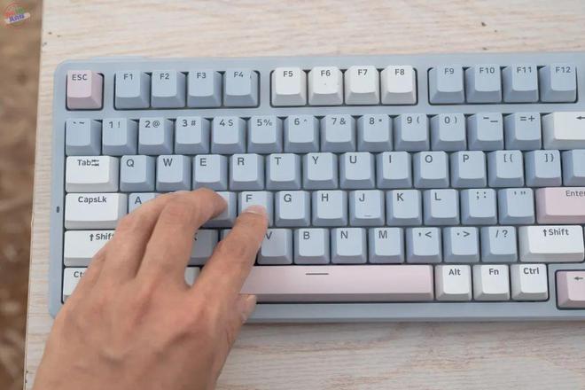 游戏都顺手雷柏V700DIY-98体验开元棋牌网站支持热插拔还有小键盘工作(图7)