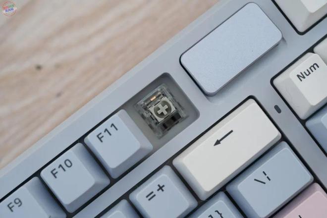 游戏都顺手雷柏V700DIY-98体验开元棋牌网站支持热插拔还有小键盘工作(图6)