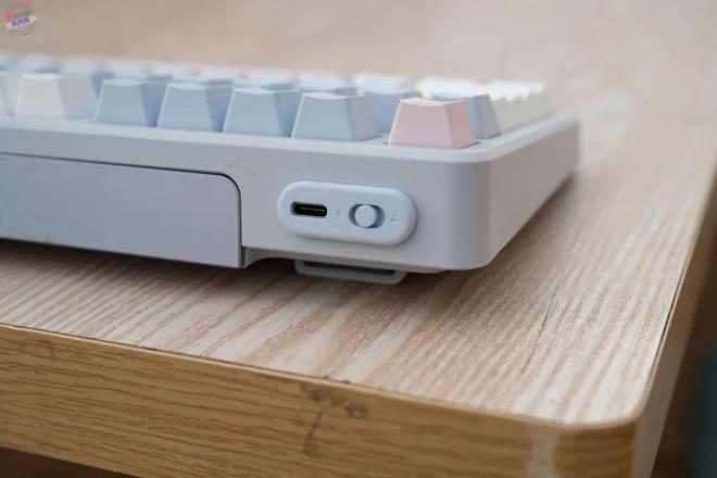 游戏都顺手雷柏V700DIY-98体验开元棋牌网站支持热插拔还有小键盘工作(图13)