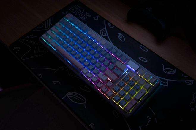 柏新键盘：热插拔+三模游戏办公通吃开元棋牌app客制化门槛粉碎机！雷(图5)